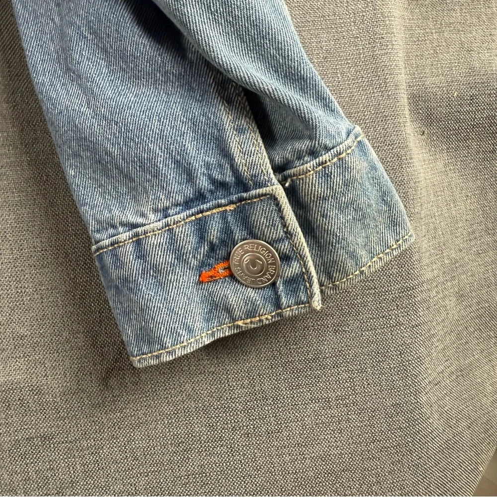 True Religion Light Blue Jesse Denim Trucker Jacket size Large‎